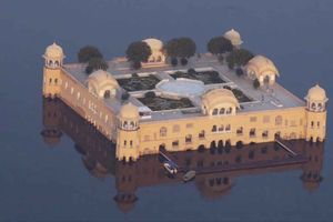 From Delhi 4 Day Luxury Golden Triangle & Ranthambore Safari