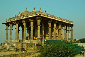 Au départ de Jodhpur : visite du fort de Kumbhalgargh et du temple de Ranakpur