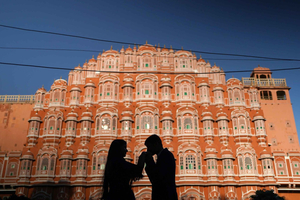 From New Delhi: Jaipur Tour by Fast Train or by Private Car