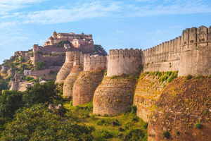 Au départ d'Udaipur : Excursion d'une journée à Kumbhalgarh et au temple de Ranakpur