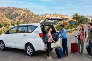 Jaipur, Agra, or Delhi: Private one-way transfer