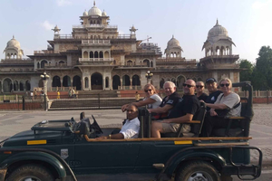 Jaipur: Tour serale della città in jeep scoperta