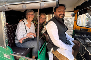 Jaipur: Apinatemppeli auringonlaskun aikaan ja kaupunkikierros tuk-tukilla