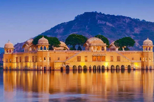 Jaipur: Yksityinen Delhin temppeliretki ja Lodhin puutarhakävely