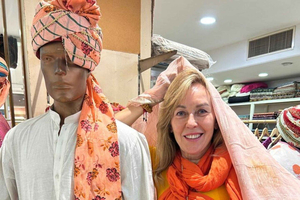 Jaipur Shopping Experience with Female Shopping Expert