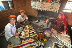Jodhpur : nuit dans un village du désert et balade à dos de chameau