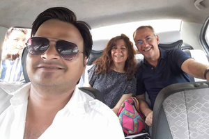 Privater Transfer Jaipur Flughafen JAI nach Jaipur Hotels
