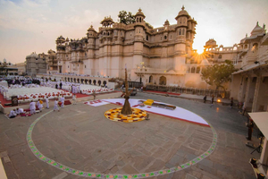 Udaipur: Tour del Museo del Palazzo della Città e tour in barca del Lago Pichola
