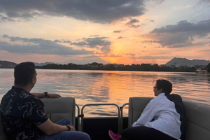 Udaipur: giro in barca privato e premium sul lago Pichola