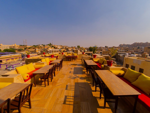 Pleasant Haveli - Rooftop Restaurant & AC DINNING