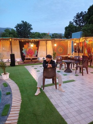 The Cafe' Cabana