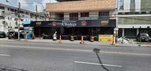 A Bodega Cachaçaria - Bar, Música ao vivo & Cachaças deTodo o Brasil
