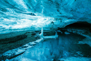 Iceland: 5-Day Guided Tour in Chinese with Blue Ice Cave