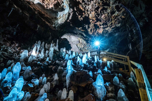 Reykjavik: Lava Cave, Hot Springs, Horses & Waterfalls Tour