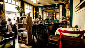 Le Bistro