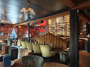 Tipsý Bar & Lounge