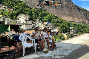 Dronevideo fra Rocinha-favelaen