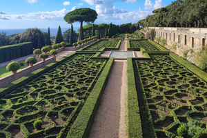 Castel Gandolfo Day Trip with Papal Palace Entry