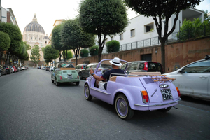 Open-Top Vintage Cabrio Fiat Car Tour with Photo Stops
