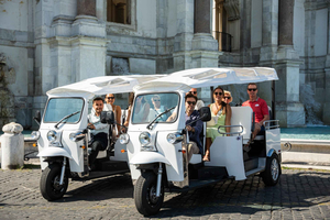 Private Tuk Tuk Tour with Hotel Pickup and Prosecco