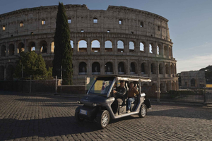 Rome by Night: Enchanting Golf Cart Tour with Wine, Cocktails, and History