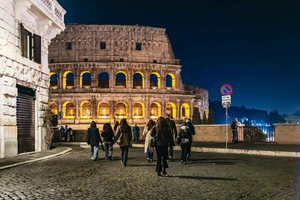 Rome: Small-Group City Highlights Moonlight Walking Tour