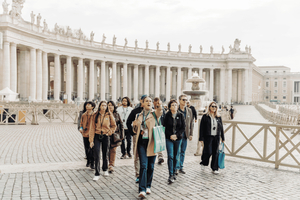 Tour con accesso prioritario alla Basilica di San Pietro con Cupola e Cripta