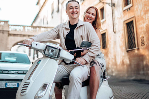 Vespa Guided Tour – Iconic Spots & Hidden Gems