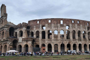 VIP-kierros Colosseumin areenalle ja Forum Romanumiin, 6 hengen pienryhmä