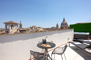Navona Palace Luxury Inn
