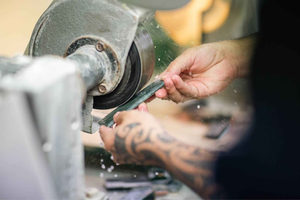Rotorua: Jade Carving Experience at a Local Studio