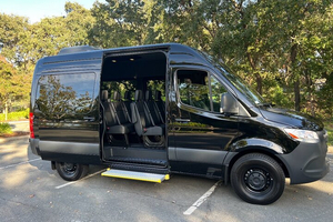 BEST 9 Pax Luxury Van For Wine Tasting