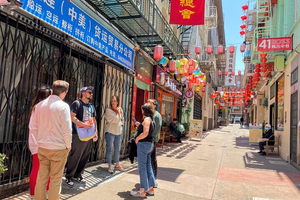 Chinatown & Litte Italy Food Tour with 5 Dishes