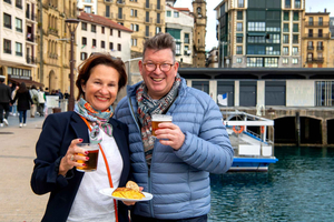 San Sebastián: Elegant Pintxos Tour with Food and Drinks