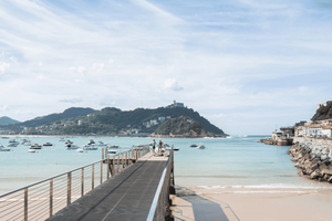 San Sebastian Walking Tour with Pintxo and Beverage