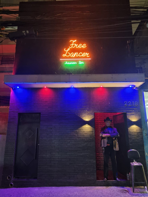 Free Lancer night Club American Bar