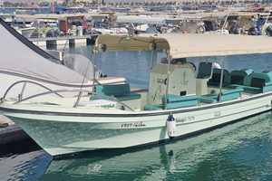 Jeddah: Red Sea Boat Rental with Crew and Water Activities