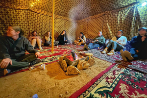 Riad: Aventura por el confín del mundo y acampada compartida