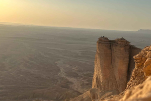 Riyadh: Edge of the World Private Tour with pick up،drop off