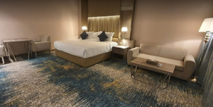Seven Gardens Hotel يتوافرالعديد من انواع الغرف كما يتوافر غرفة لذوى الاحتياجات الخاصة