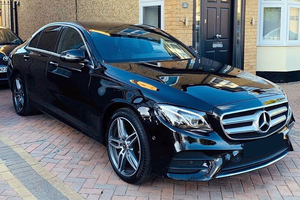 Departure Private Transfer: Seattle to Seattle Airport SEA in Business Car