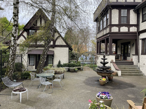 Cecil Bacon Manor Bed and Breakfast