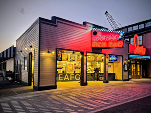 Ivar's Pier 54 Fish Bar