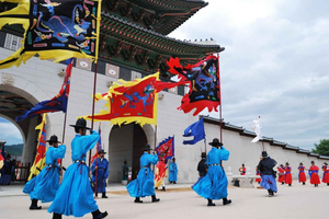 Gyeongbok Palace, Folk Museum, Temple & Hotel pickup