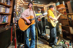 Seul: Noite de música indie ao vivo em Hongdae e churrasco coreano