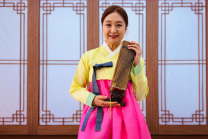 Mini Gayageum Workshop with Bukchon Views
