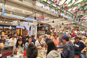 Night Market Food Tour with K-Fried Chicken & Beer