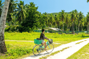 From Mahé: La Digue Boat Trip with Bike Rental