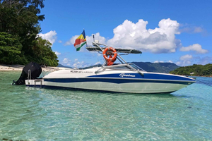Praslin: Private Boat Rental ~ Captain Your Own Adventure