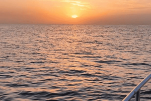 Victoria: Cruzeiro ao pôr do sol nas Seychelles em barco com fundo de vidro
